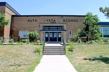 Picture of the front of Alta Vista Public School